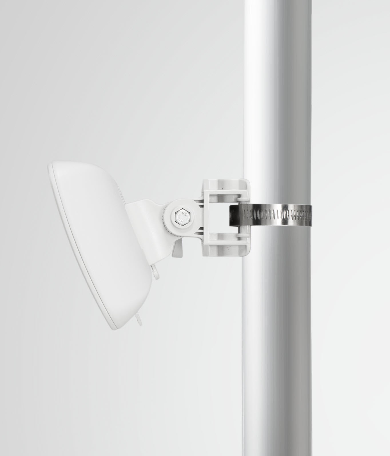 Cambium ePMP Force 300-16 white plastic bracket with metallic clamp on silver pole