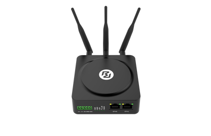 Robustel R1510-4L black rectangular router with 3 antennas