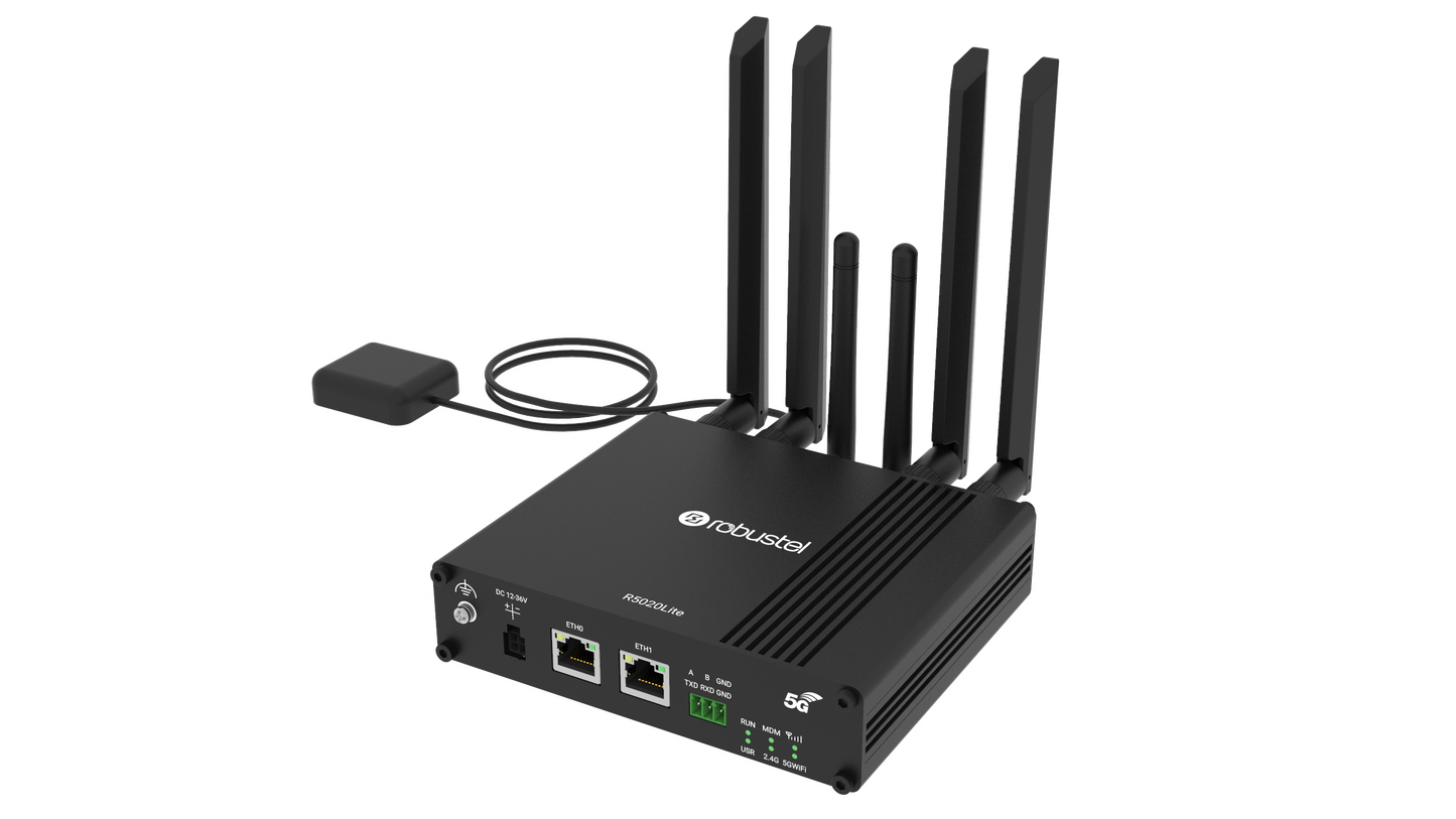 Robustel R5020L-A-5G Lite router with R8000s-2p 5G module and antennas