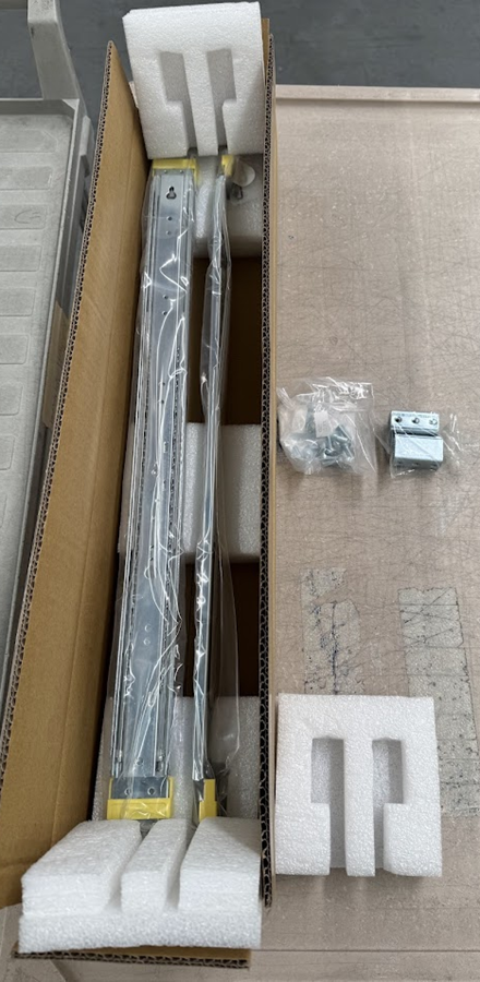 SOPHOS RMEZTCH4U | SG/XG 2xx/3xx/4xx Mount Kit, SG/XG 210/230/310/330/430/450 Rackmount Sliding Rails