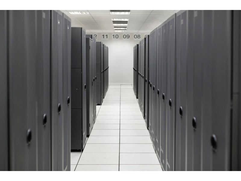 HPE ProLiant DL385 Gen11 data center with server rack corridor